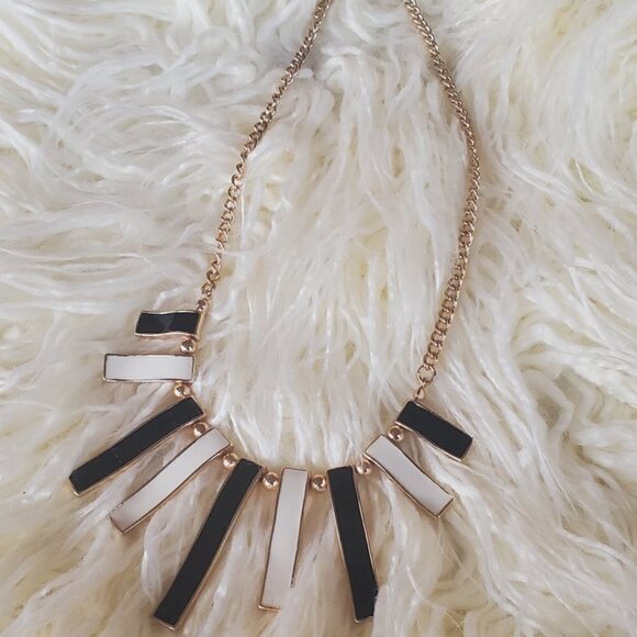 Trendy Handcrafted Chain Statement Necklace. 🌴 - Picture 1 of 7